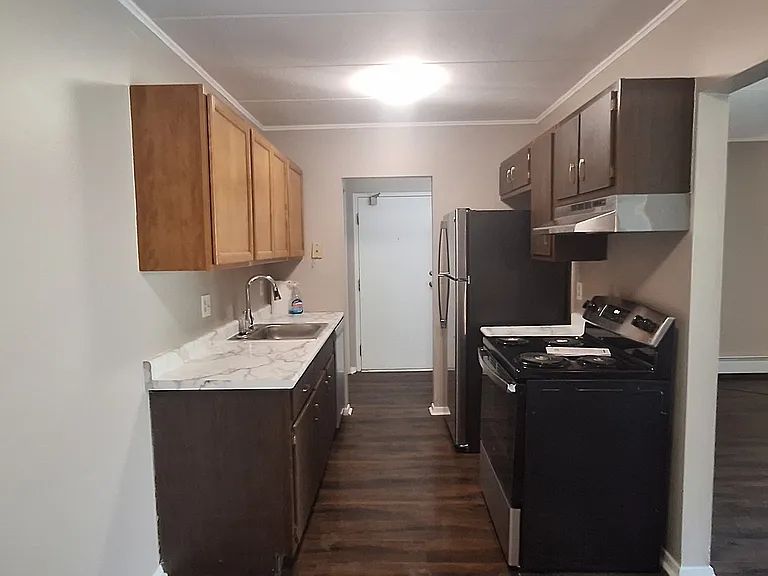 300 Highway Ave #4 — Photo 4
