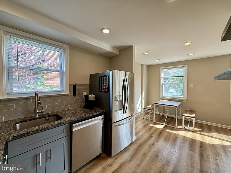 10838 Lockart Ct — Photo 7