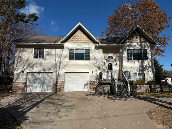 1250 Sherman St, Marquette, MI 49855