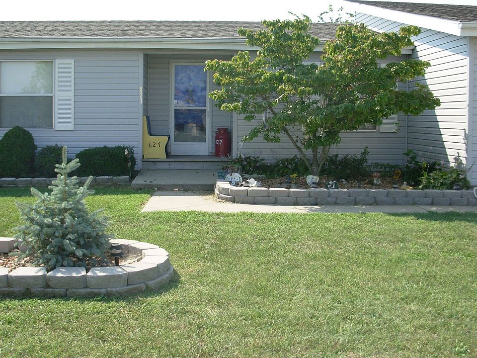 2nd image of 827 Margaret Ct