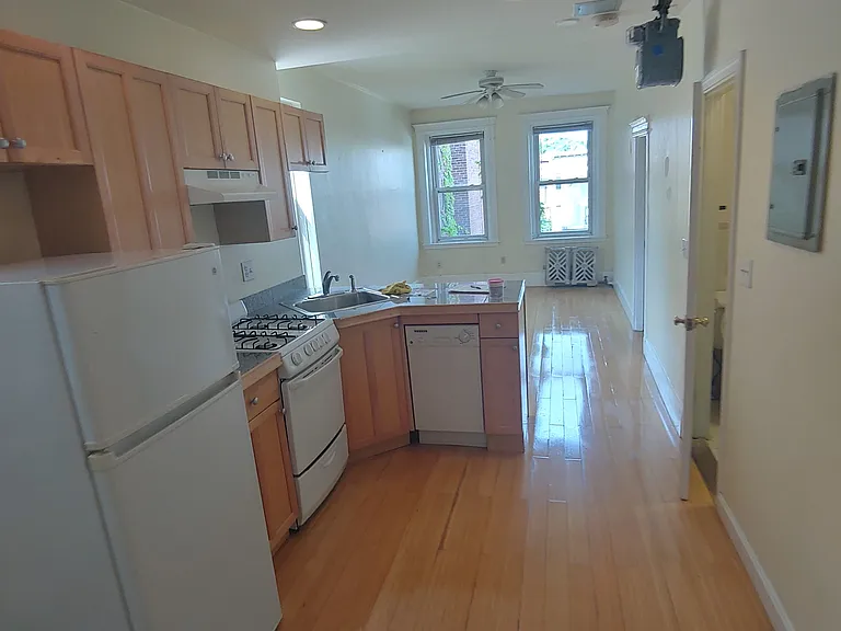 70 Joy St #15 — Photo 9
