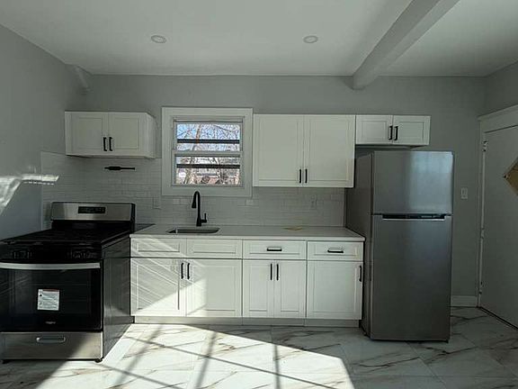 5th image of 1549 Morris Pl #1