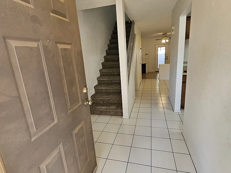 1961 N Hartford St #1021 — Photo 4