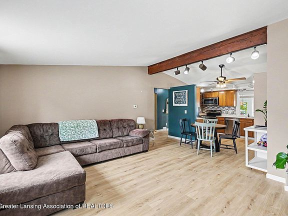 4th image of 1404 Weber Dr