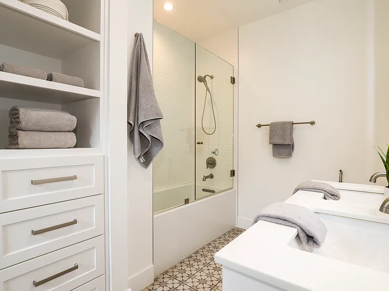 15122 Morrison St — Photo 16
