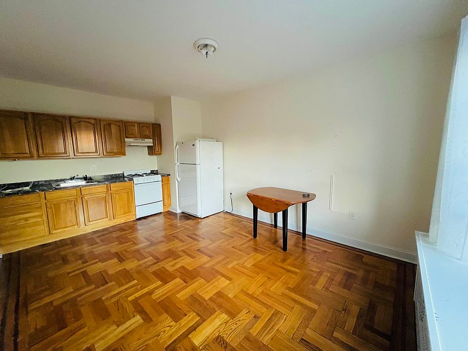 2nd image of 3111 Brighton 7 St #Penthouse