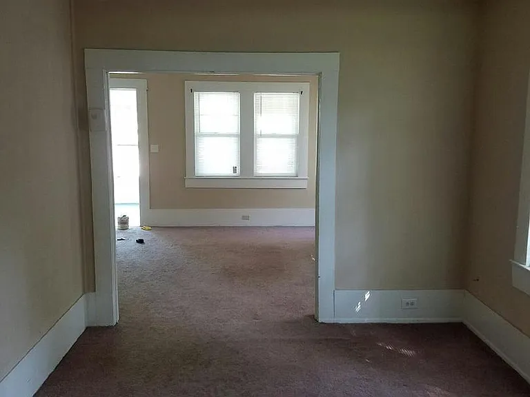 905 Jackson Blvd — Photo 2