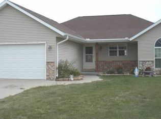 316 Pinecrest Ct, Mayville, WI 53050