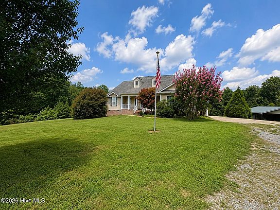 3rd image of 615 Summit Street