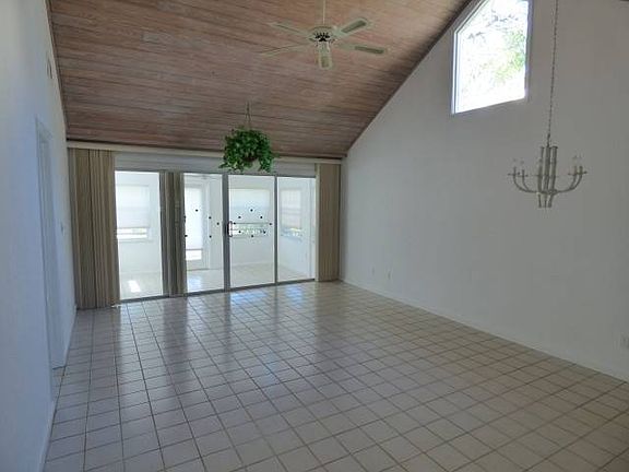 3rd image of 1012 Villa Ln #6