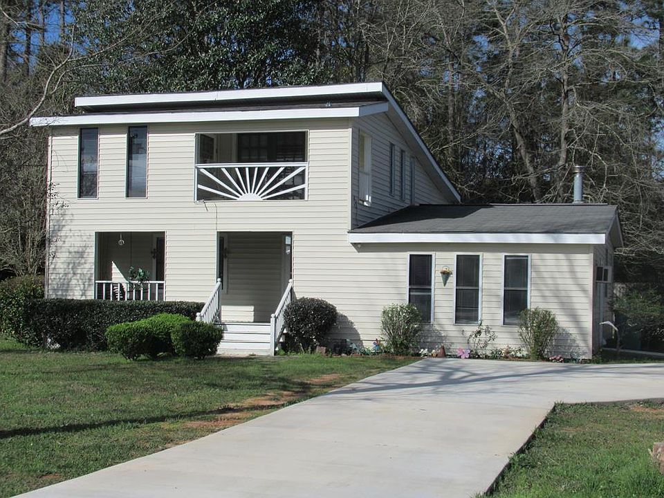 1st image of 920 W Lakeshore Dr