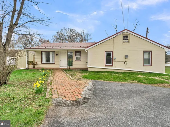 355 Reinholds Rd, Denver, PA 17517