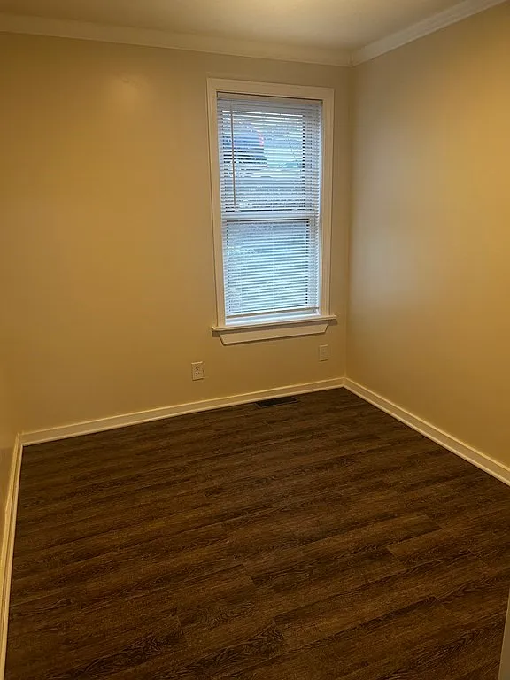 3 bed, 1200 sqft, $2,300 — Photo 3