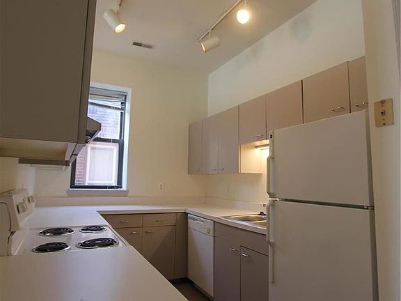 4th image of 3902 Shenandoah Ave APT F