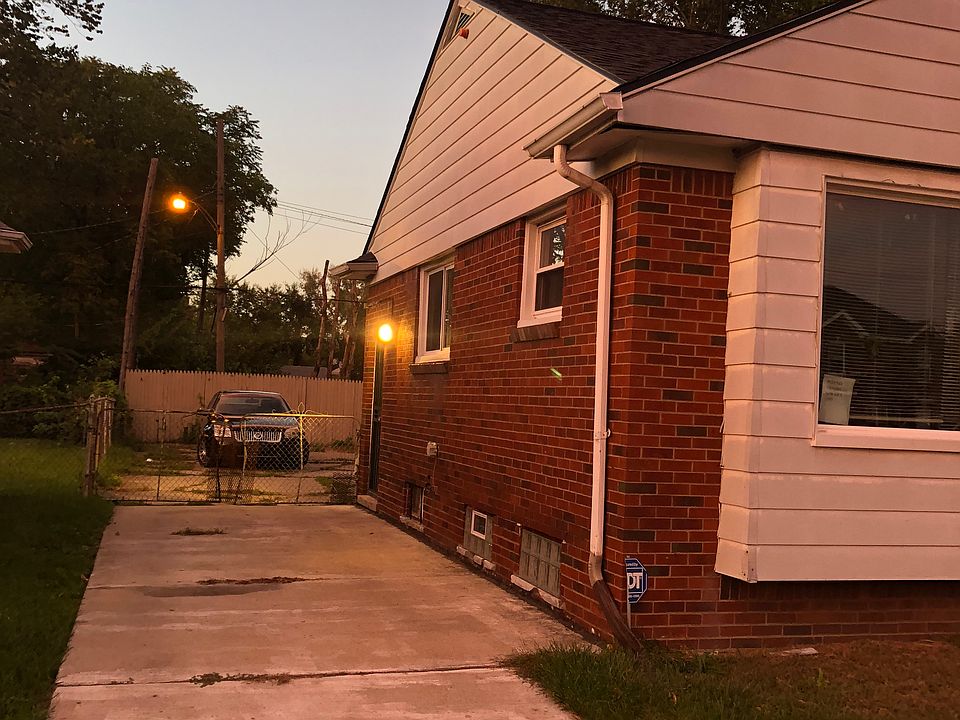 2nd image of 5521 Charles St