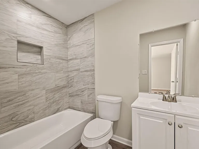 2303 N Cleveland St — Photo 30