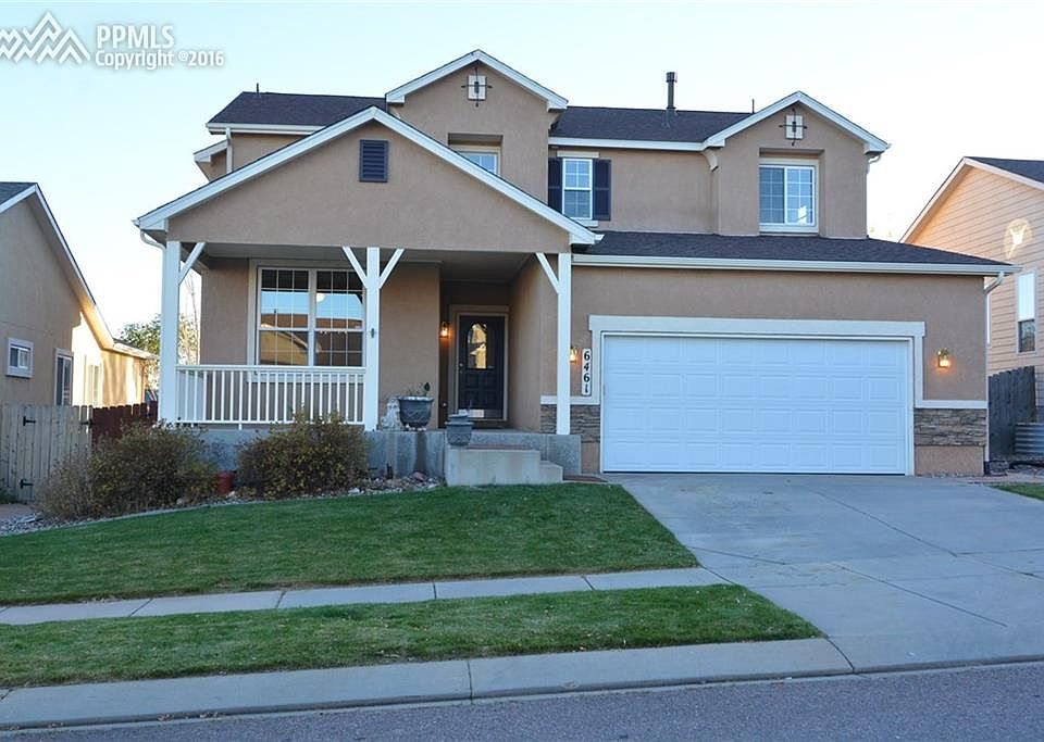 FRONT VIEW OF THE HOME