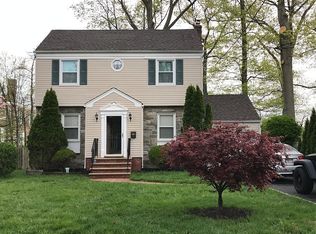 7 Briar Cliff Rd, Livingston, NJ 07039