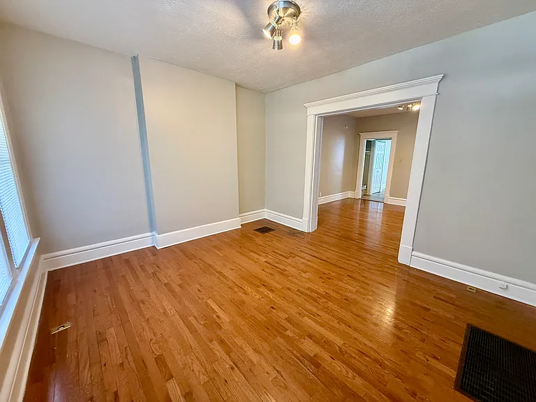 325 Clinton St #325 — Photo 6