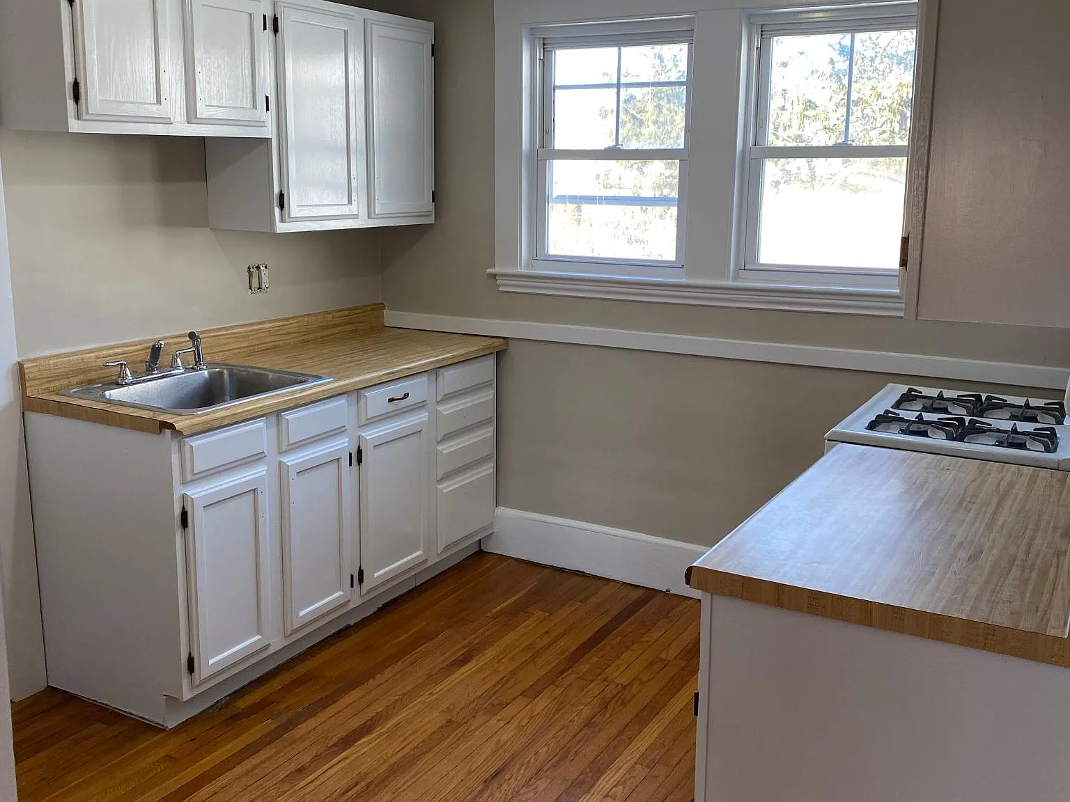 40 Conant St — Photo 2