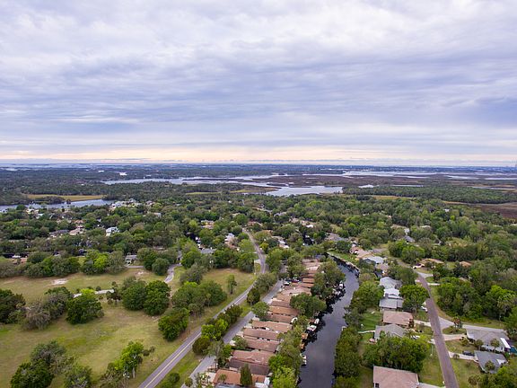 3rd image of 11486 W Waterway Dr