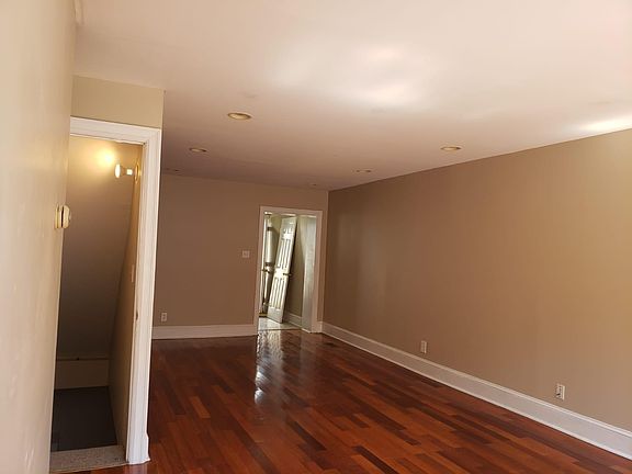 3rd image of 1726 S Orianna St