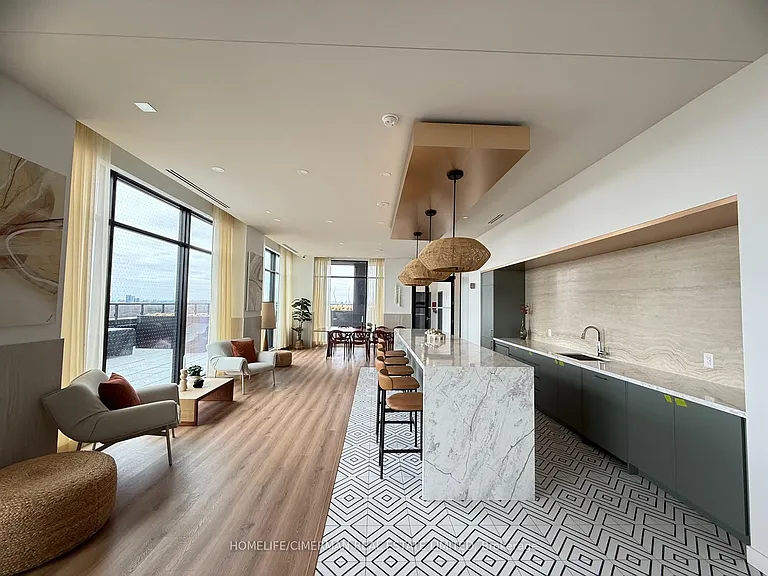 1660 Bloor St W #810 — Photo 32