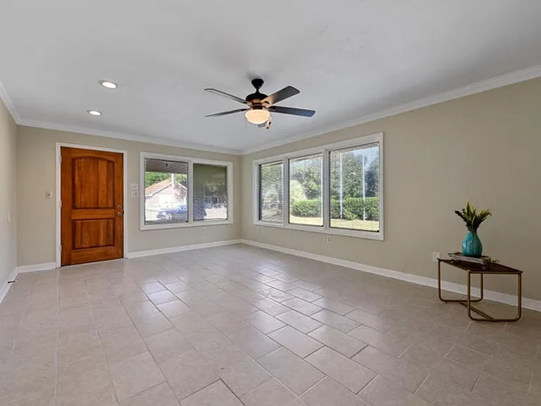 320 Lakeview Blvd — Photo 5