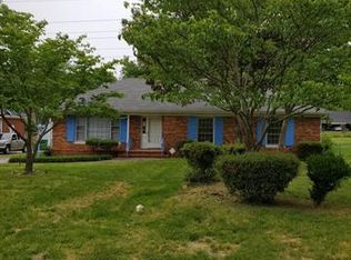 5839 Barrington Dr, Charlotte, NC 28215