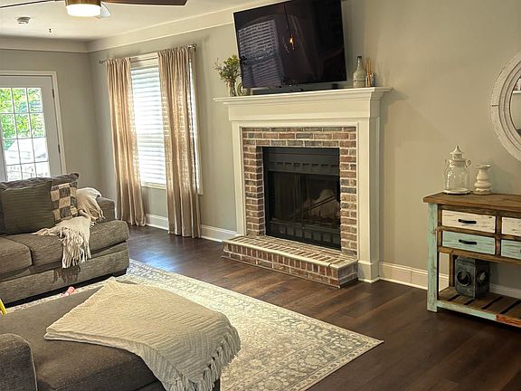 2nd image of 208 Charmar Way