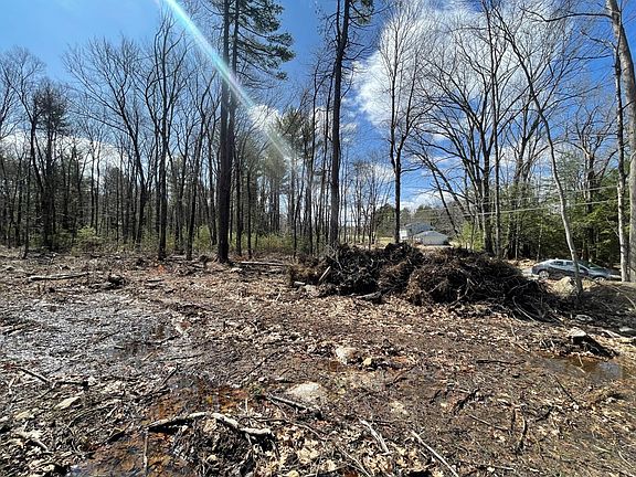 3rd image of 28 Edson Rd