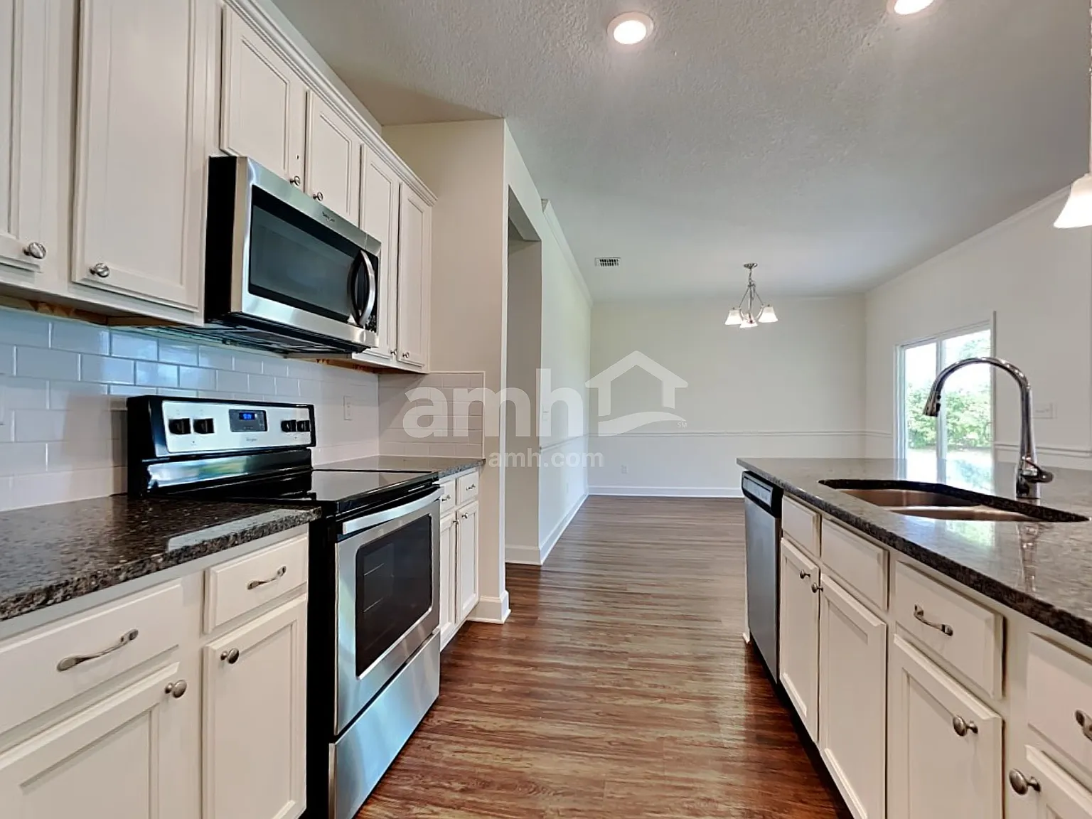 4 bed, 3.0 bath, 2193 sqft, $2,435 — Photo 3