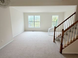 45543 Lakemont Sq, Sterling, VA 20165