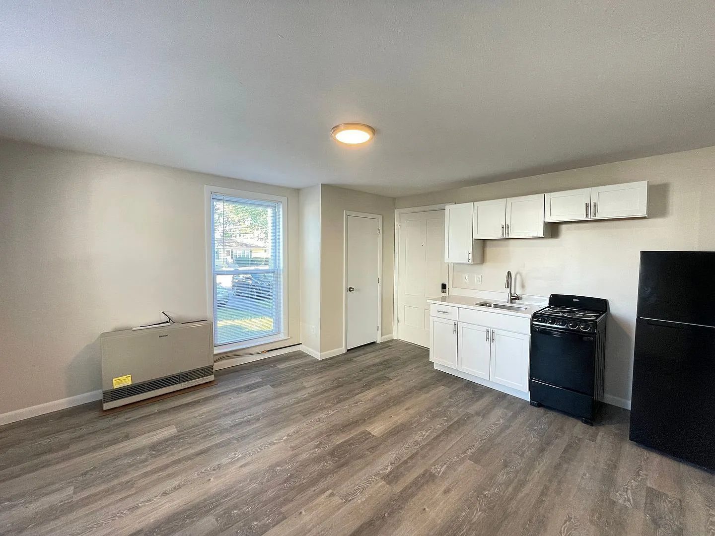 343 Hayward St — Photo 3