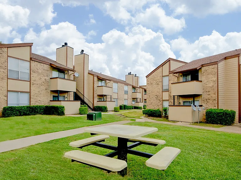 600 Baylor — Photo 23