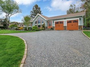 69 Roosevelt Dr, Trumbull, CT 06611