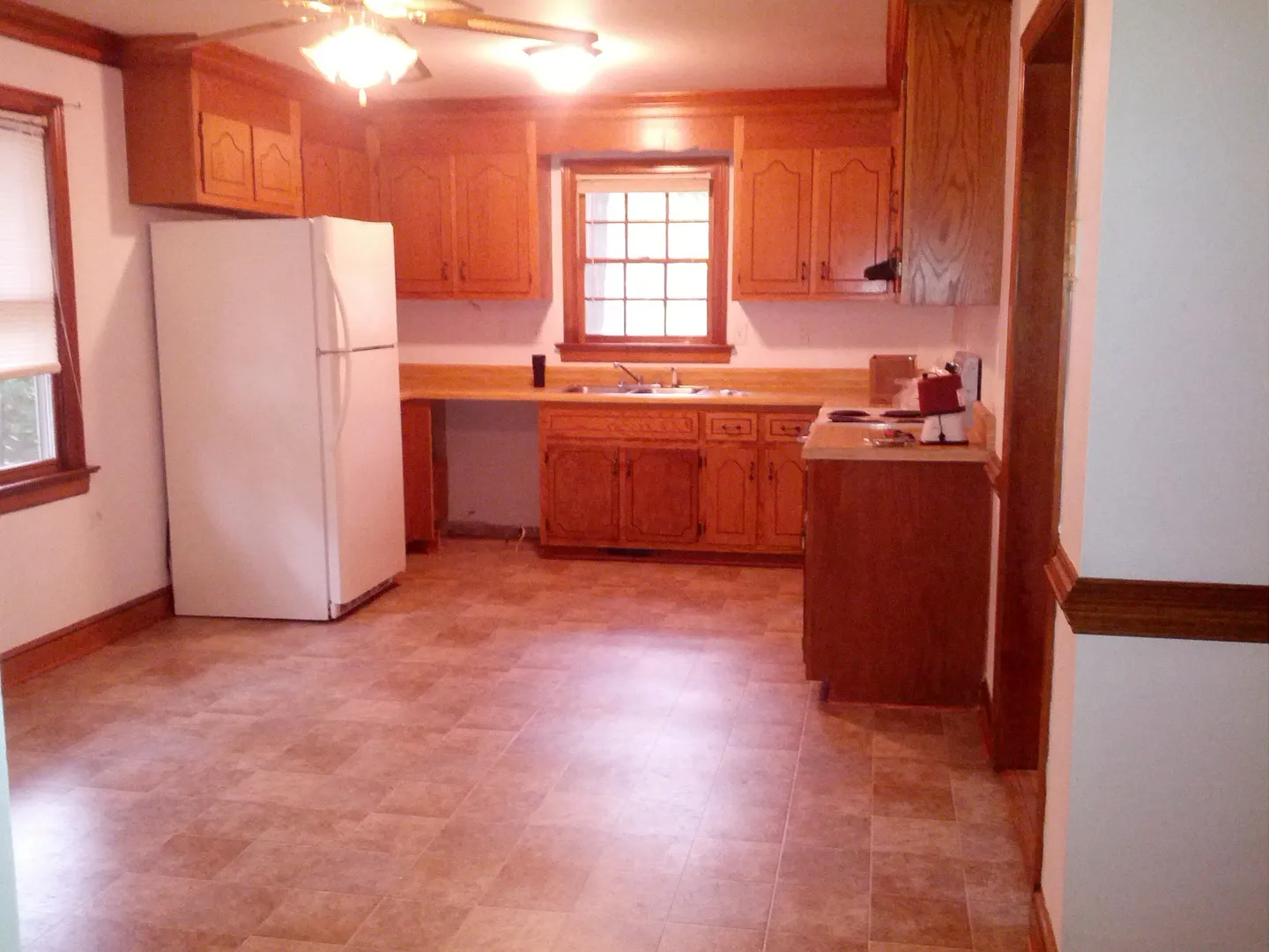 3 Bed 2.5 Bath Brick Colonial Home-Chester Area-Convenient to Fort Lee — Photo 2