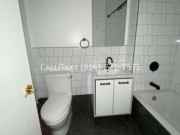 4th image of 155 Elliott Ave