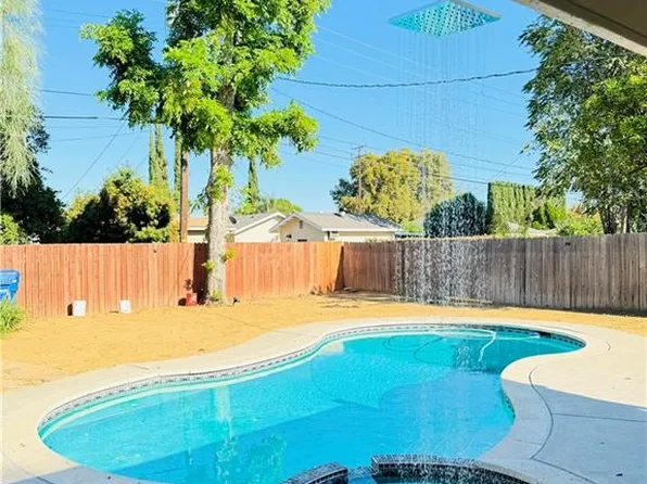 8448 Aura Ave, Northridge, CA 91324