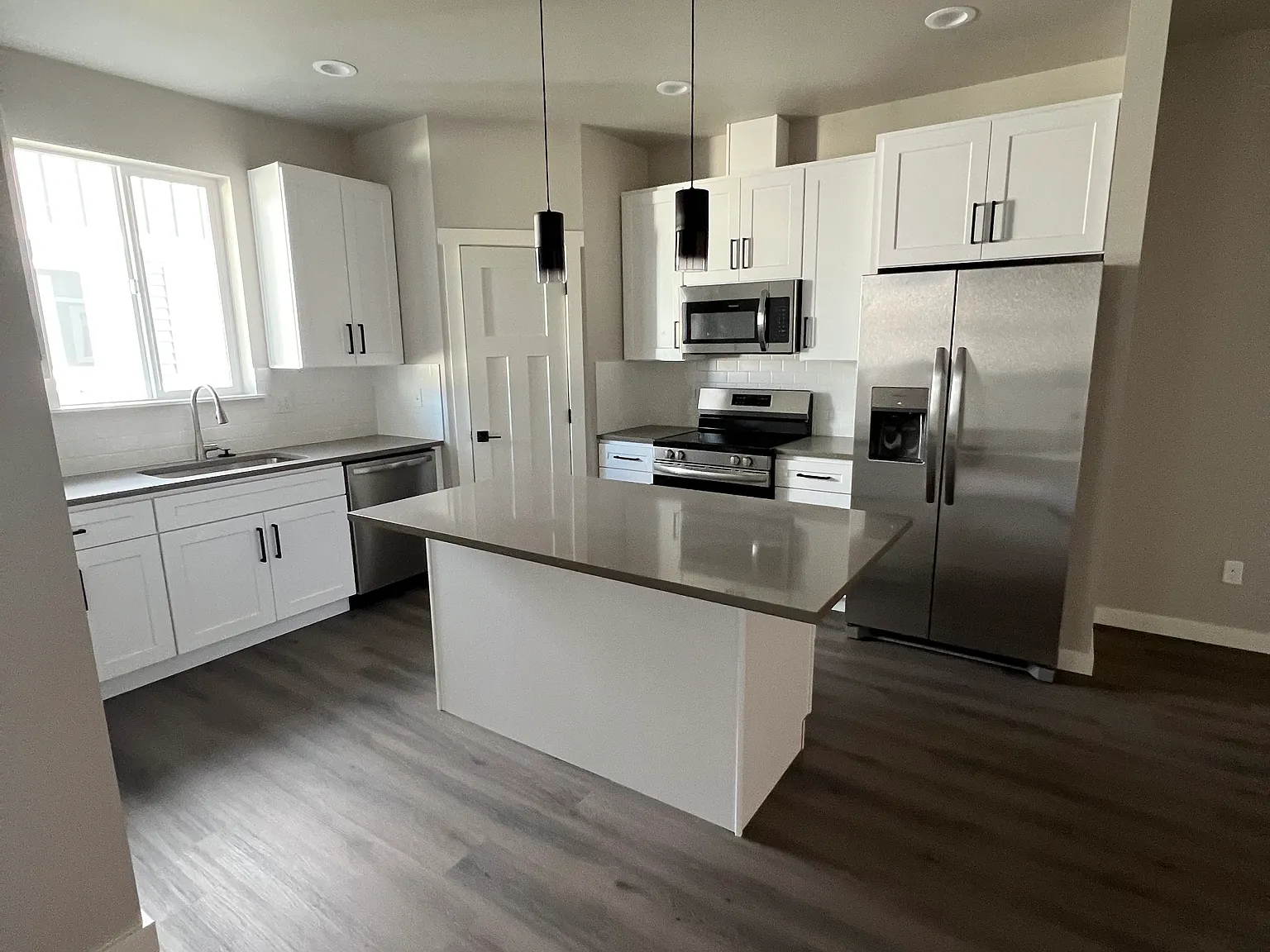 3 bed, 1500 sqft, $1,850 — Photo 2
