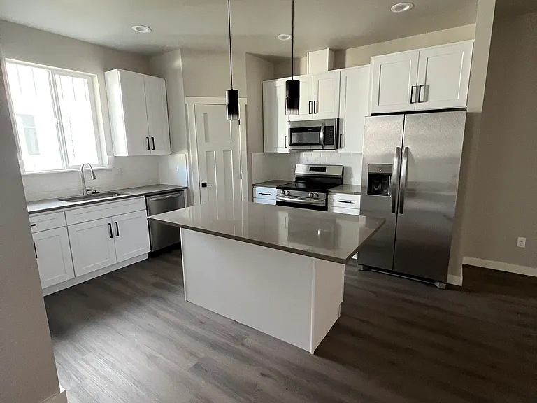 3511 W Lakeshore Dr #A — Photo 2