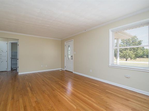 5th image of 855 Walnut St