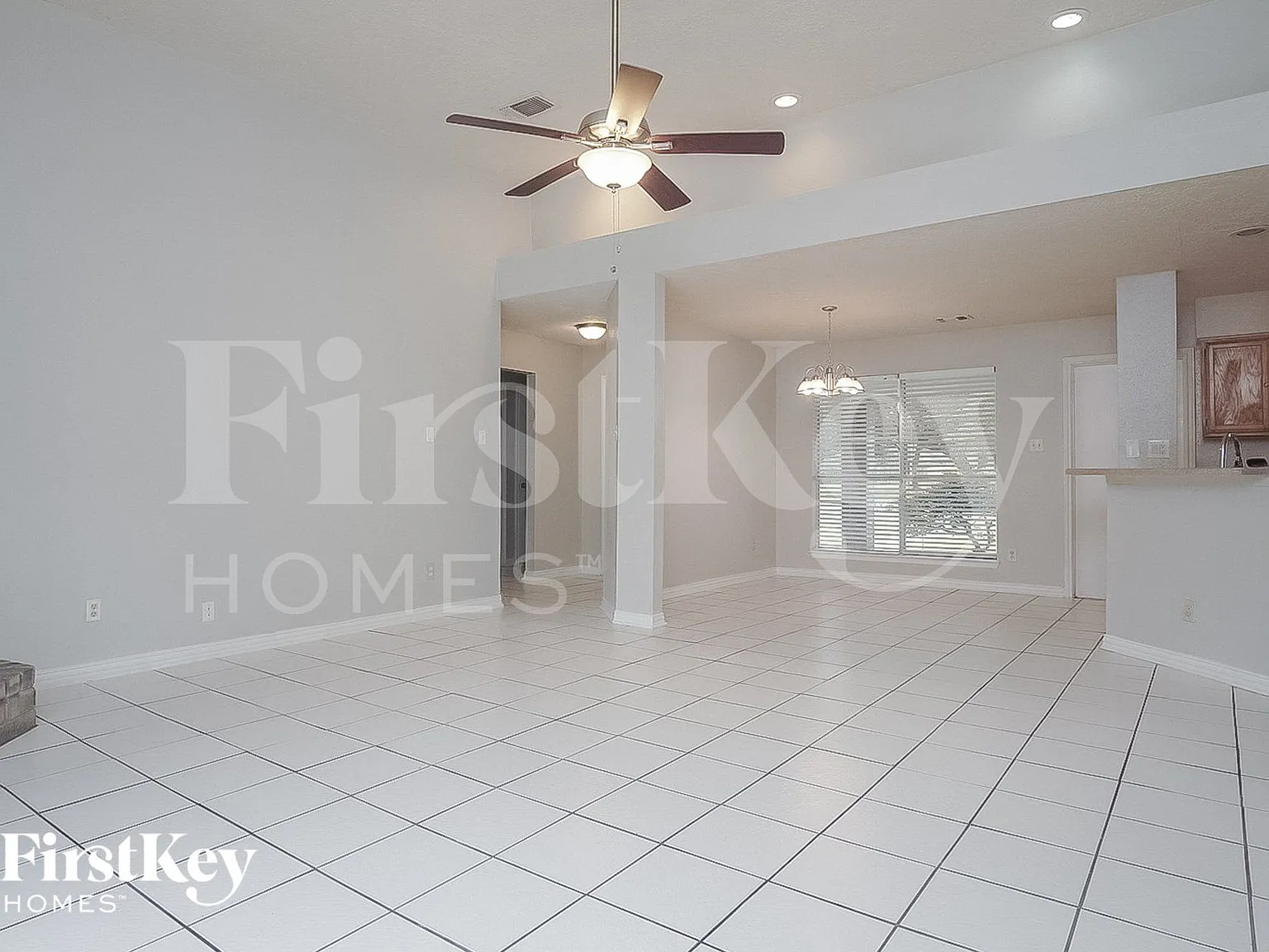 4 bed, 2.0 bath, 1719 sqft, $2,205 — Photo 4
