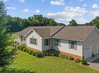 59 Dameron St, Callao, VA 22435