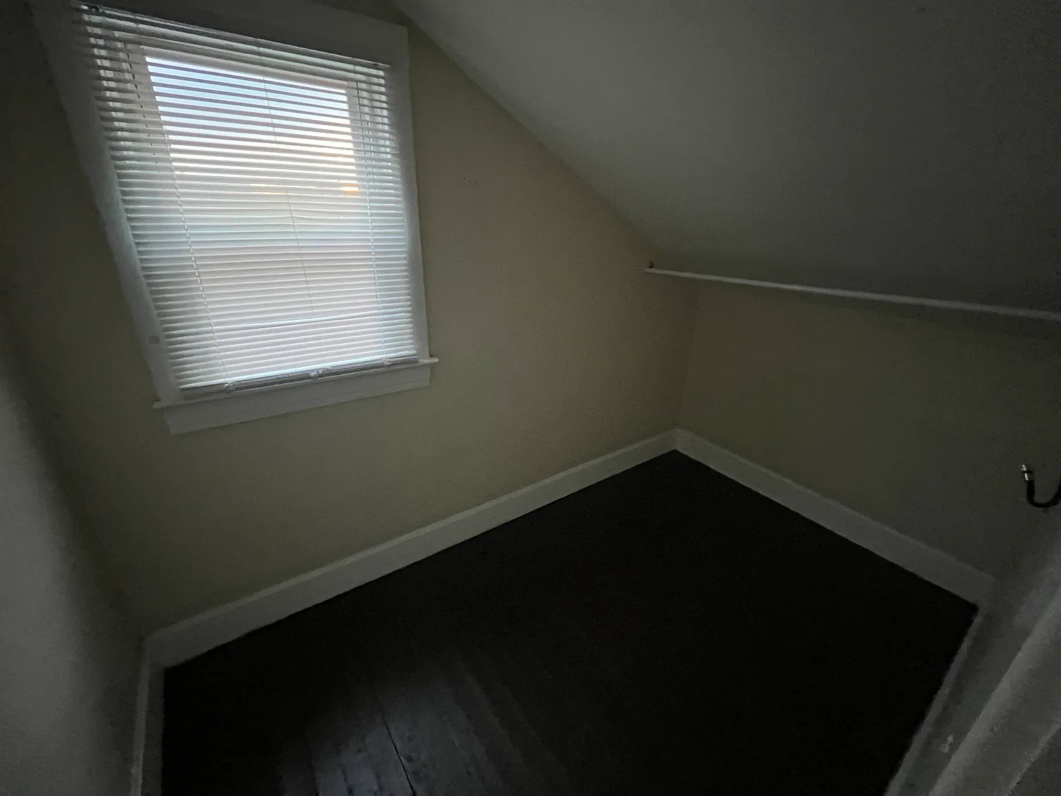2318 Hale Ave — Photo 2