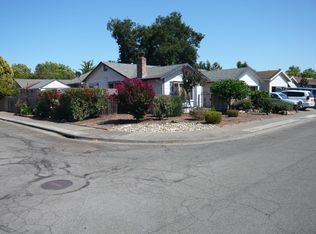 320 Fenwick Dr, Santa Rosa, CA 95401