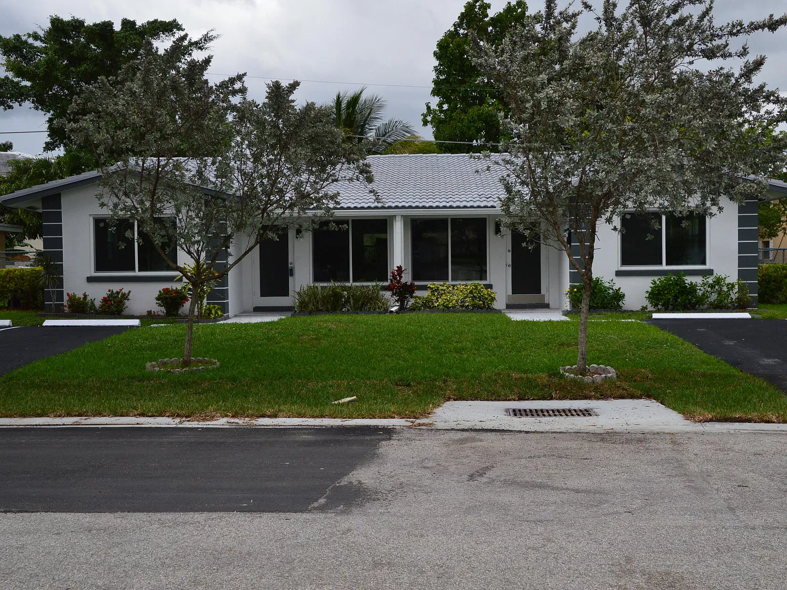 2 bed, 2.0 bath, 1003 sqft, $2,300 — Photo 2