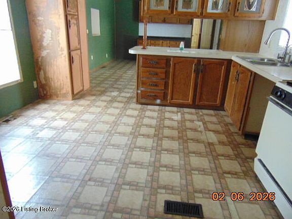4th image of 540 Homestead Ln