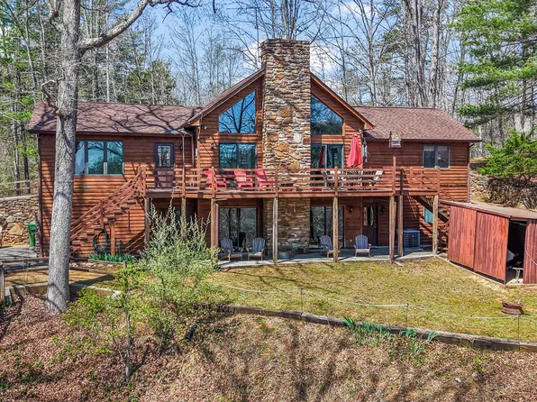 204 E Beaver Dam Ct, Goodview, VA 24095