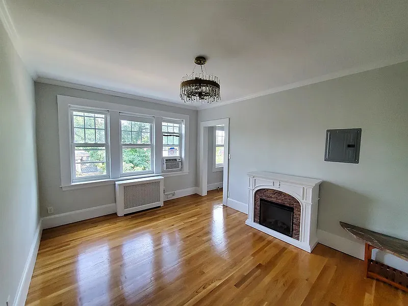 1 bed, 1.0 bath, 600 sqft, $1,902 — Photo 1